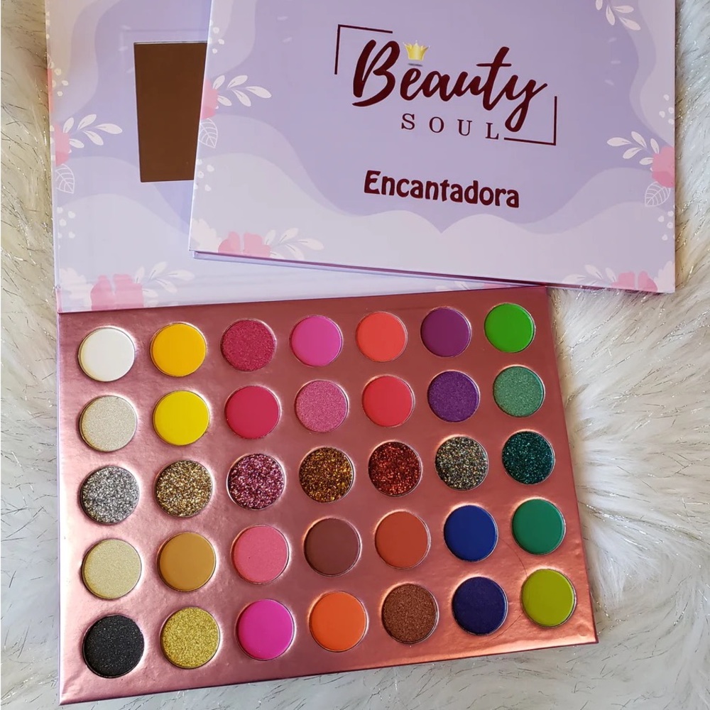 NEW Encantadora from Beauty Soul 35 color EYESHADOW palette
